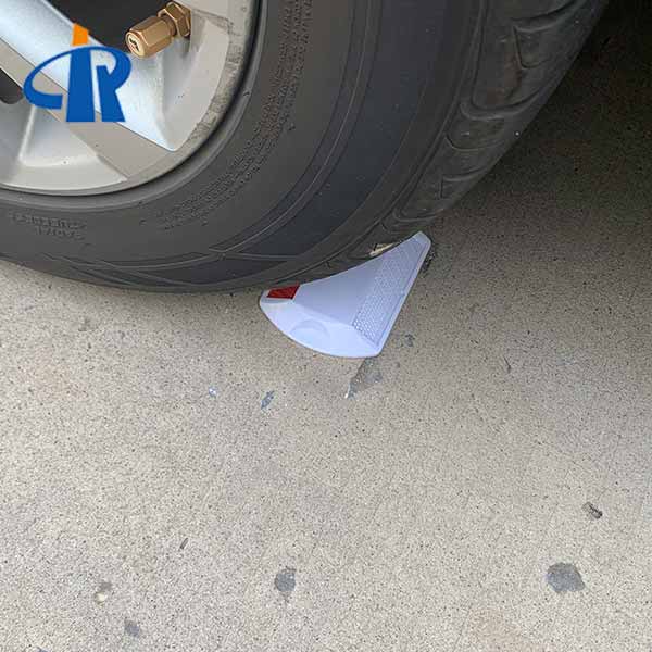 Wholesale Horseshoe Solar road stud reflectors With Anchors